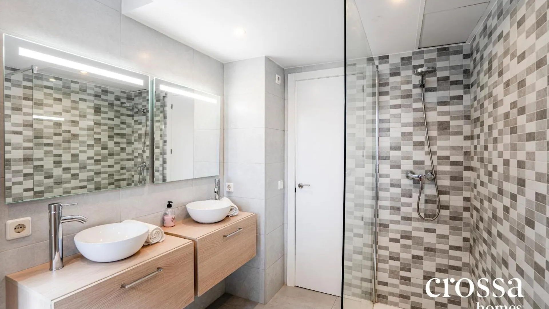 Chic Dream Home, Rooftop Bbq, 9 Pools, Golf Views Marbella